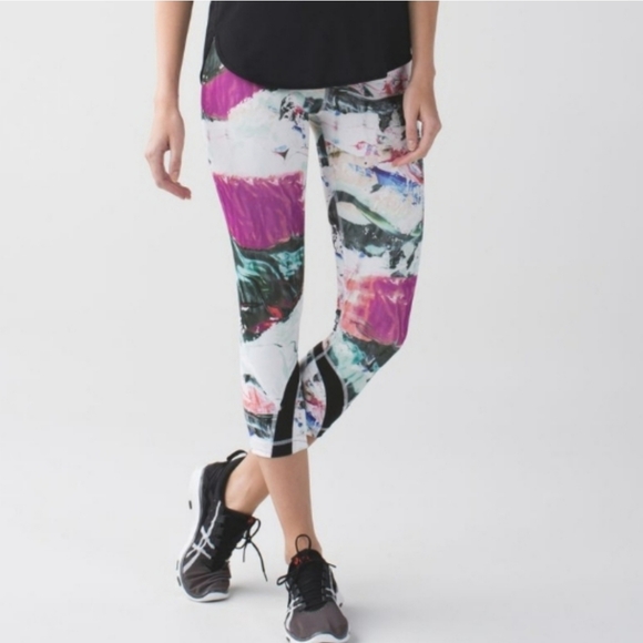 Lululemon Run Inspire Crop II Full-On Luxtreme Pigment Wave Size 6 Loungewear - Picture 1 of 11
